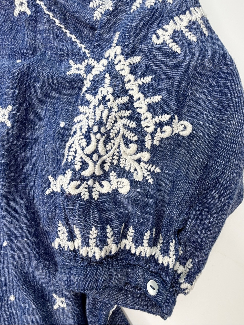 Sundance "Discover Beauty" embroidered denim chambray top GUC XL - Picture 2 of 6